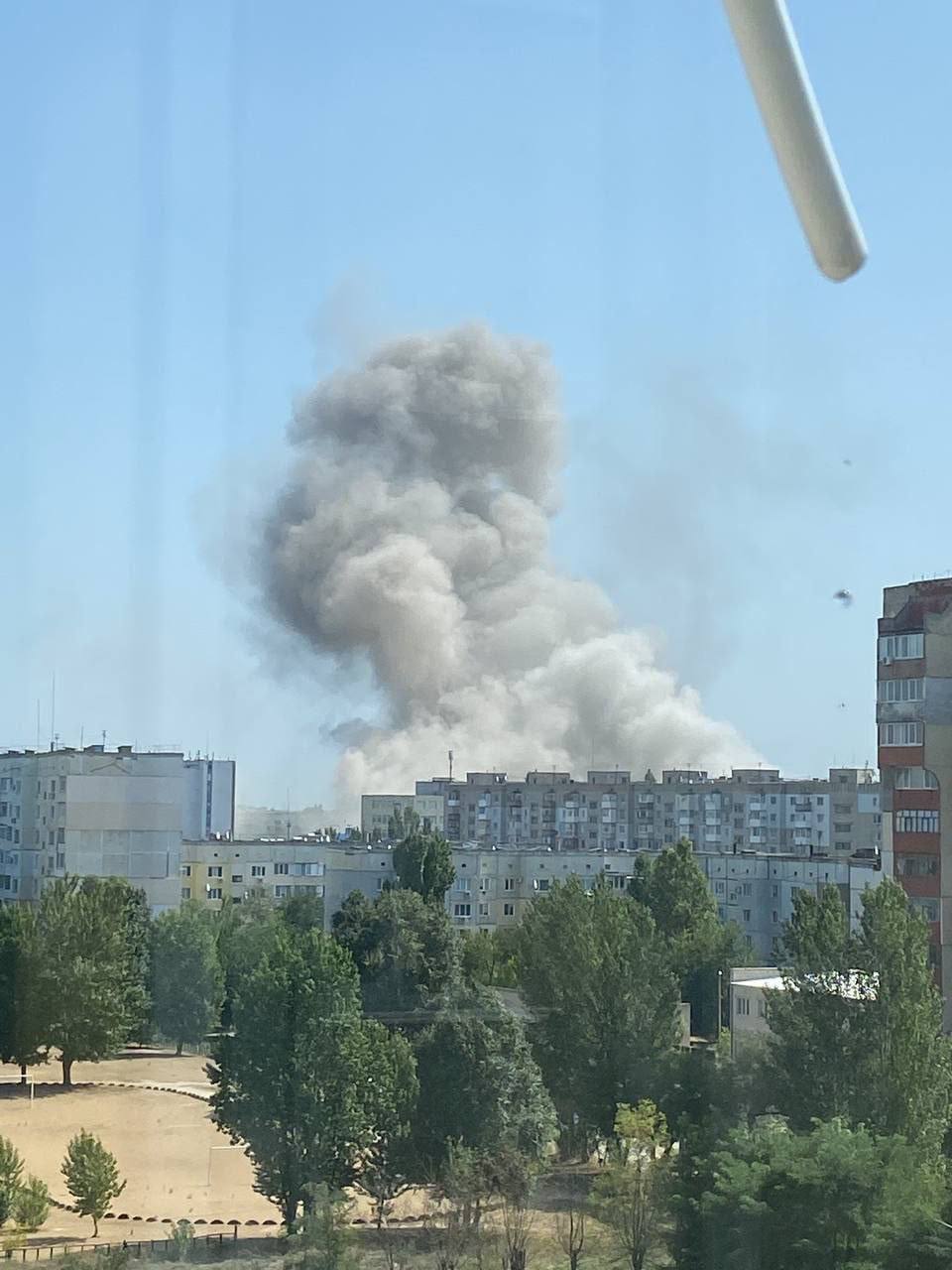 У Новій Каховці знищено склад боєприпасів окупантів на заводі "Сокіл" – фото, відео