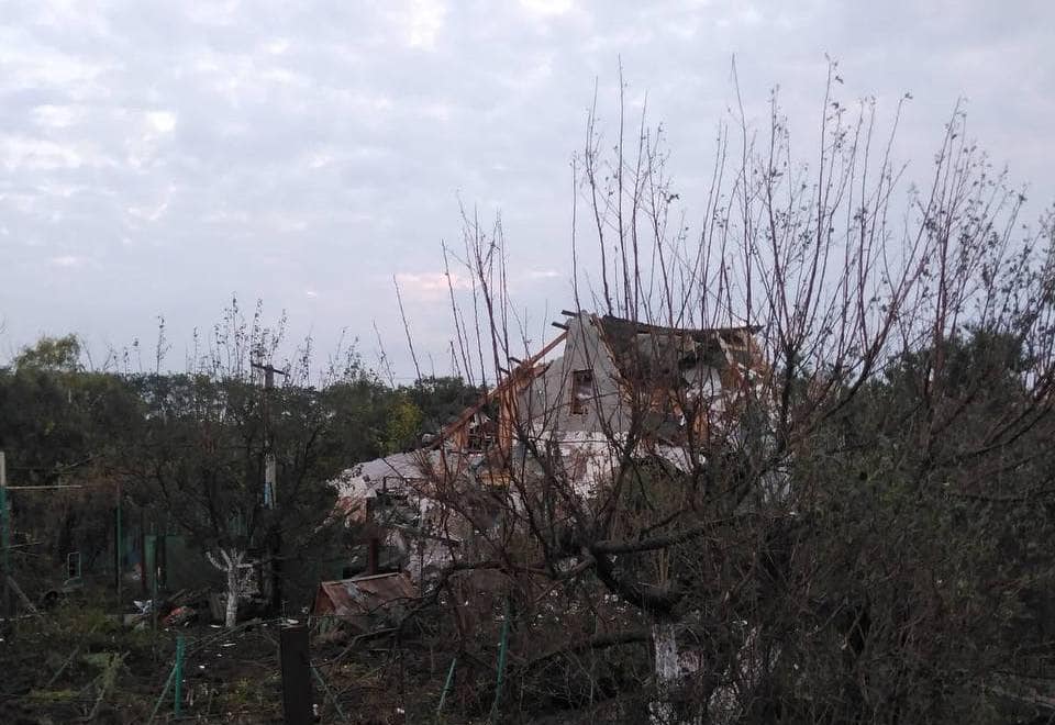 Ночной обстрел оккупантами Запорожья. Повреждены девять многоэтажек и 40 домов: фото