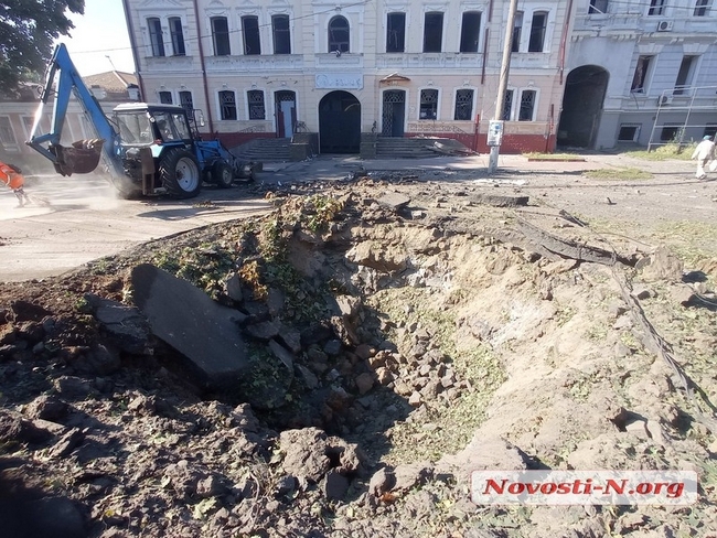 Последствия ночных обстрелов Николаева. Пострадало три больницы и 26 домов