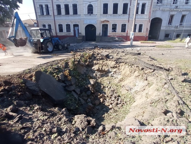 Последствия обстрела Николаева (Фото – Novosti-N) Последствия ночных обстрелов Николаева. Пострадало три больницы и 26 домов