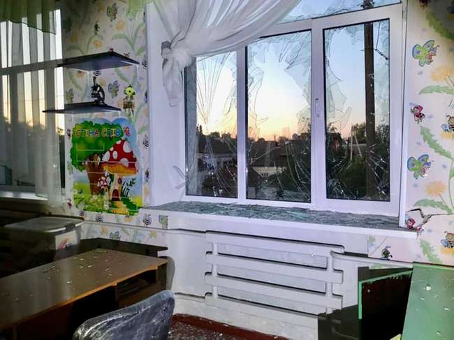 Наслідки обстрілу Нікополя (Фото: Валентин Резніченко) Росія вночі обстріляла Миколаїв, Нікополь і передмістя Запоріжжя: є руйнування
