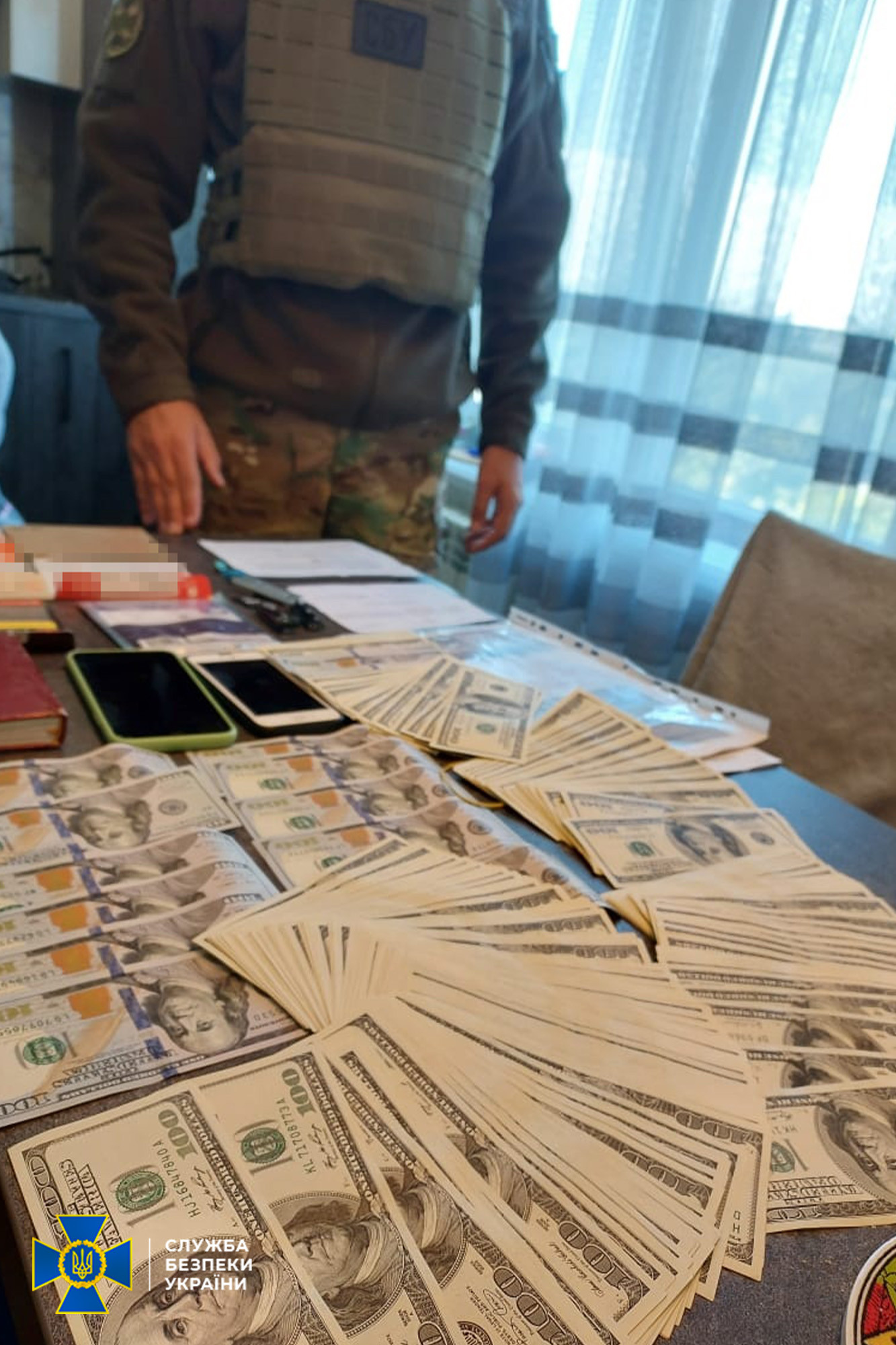 Фото: СБУ СБУ зупинила нелегальну передачу секретної документації щодо двигунів для винищувачів