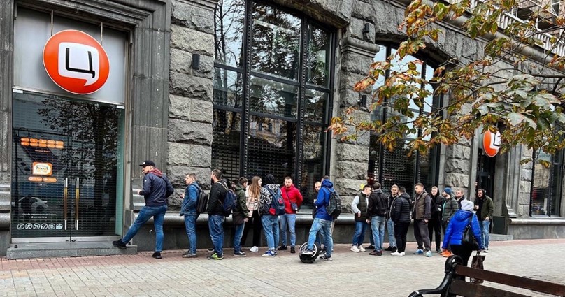 В Цитрусе старт продаж новинок Apple собрал очереди с самого утра