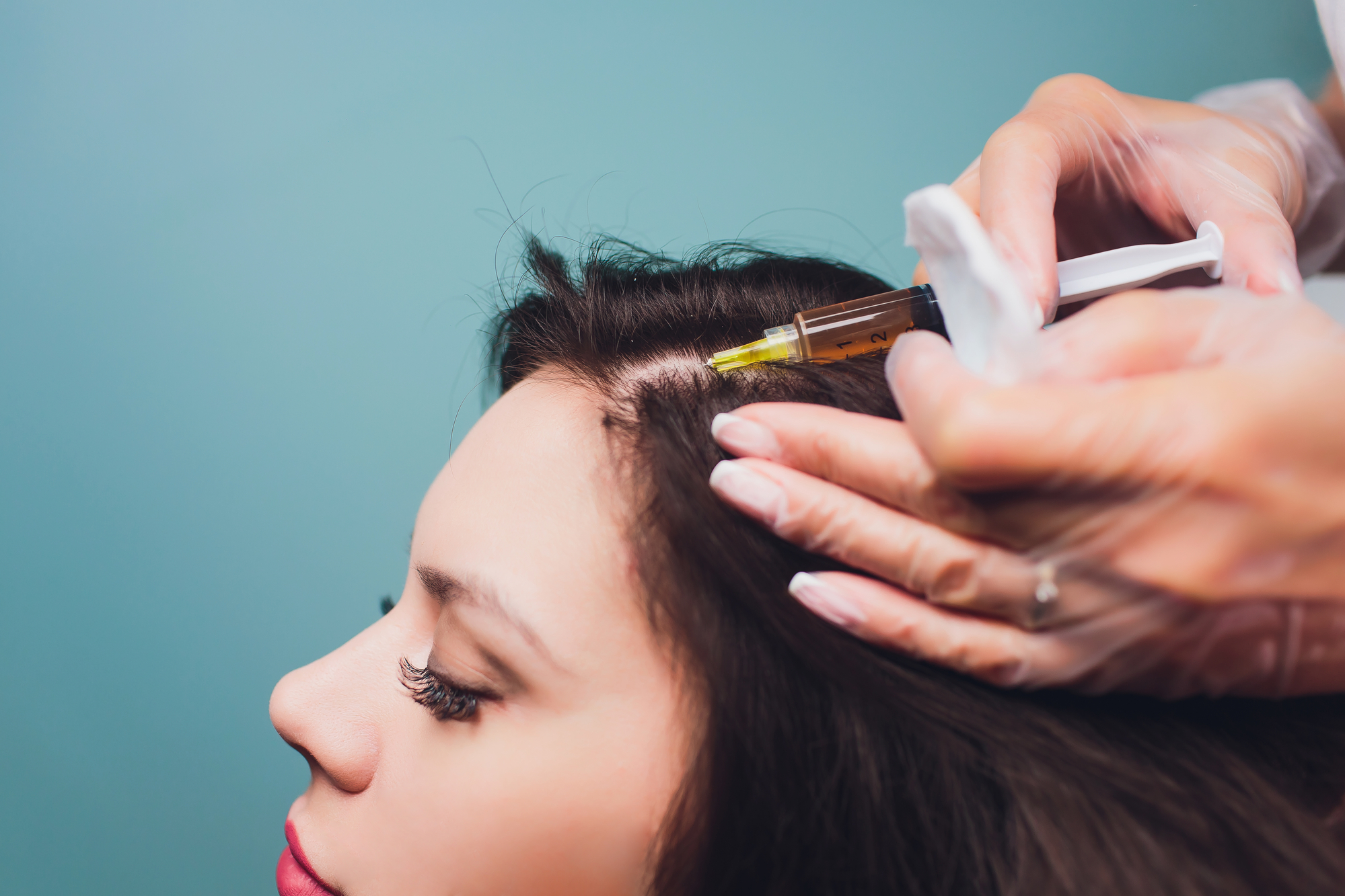 Модные процедуры для волос: разбираем с врачом ботокс, кератин, ламинирование и другие