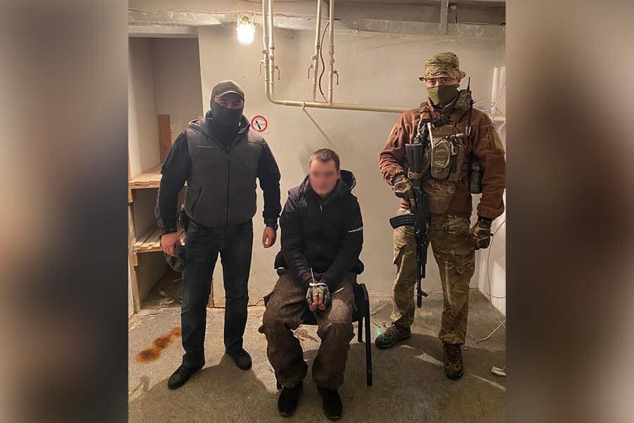 Фото – Нацгвардия Россиянин незаконно пересек границу Украины – говорит, что хочет воевать против армии РФ