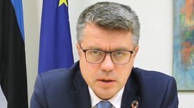 Глава МИД Эстонии призвал ЕС снизить потолок цен на российскую нефть в два раза - новости Украины, Политика