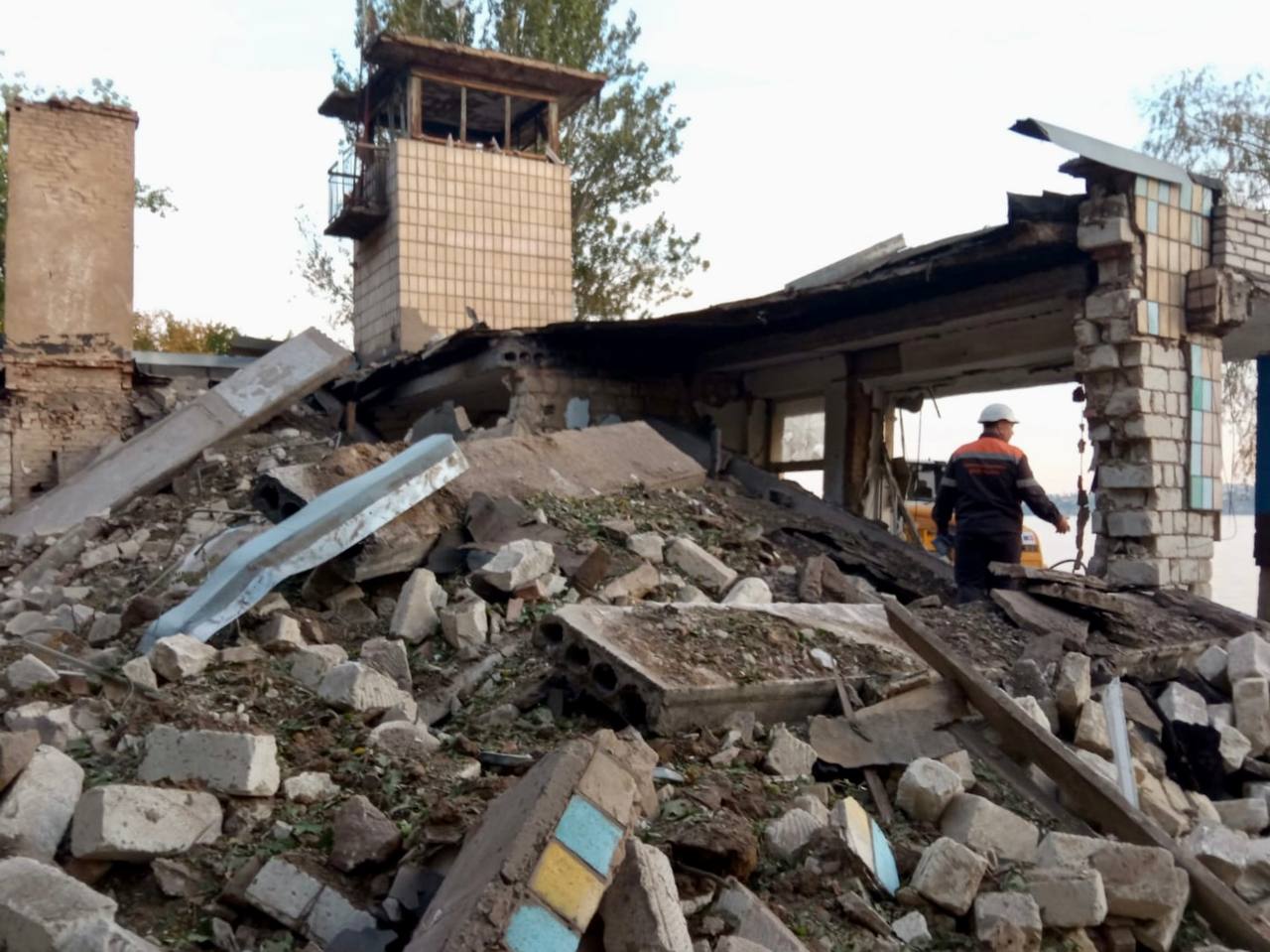 Армия РФ ночью обстреляла Николаев: есть разрушения пятиэтажного дома