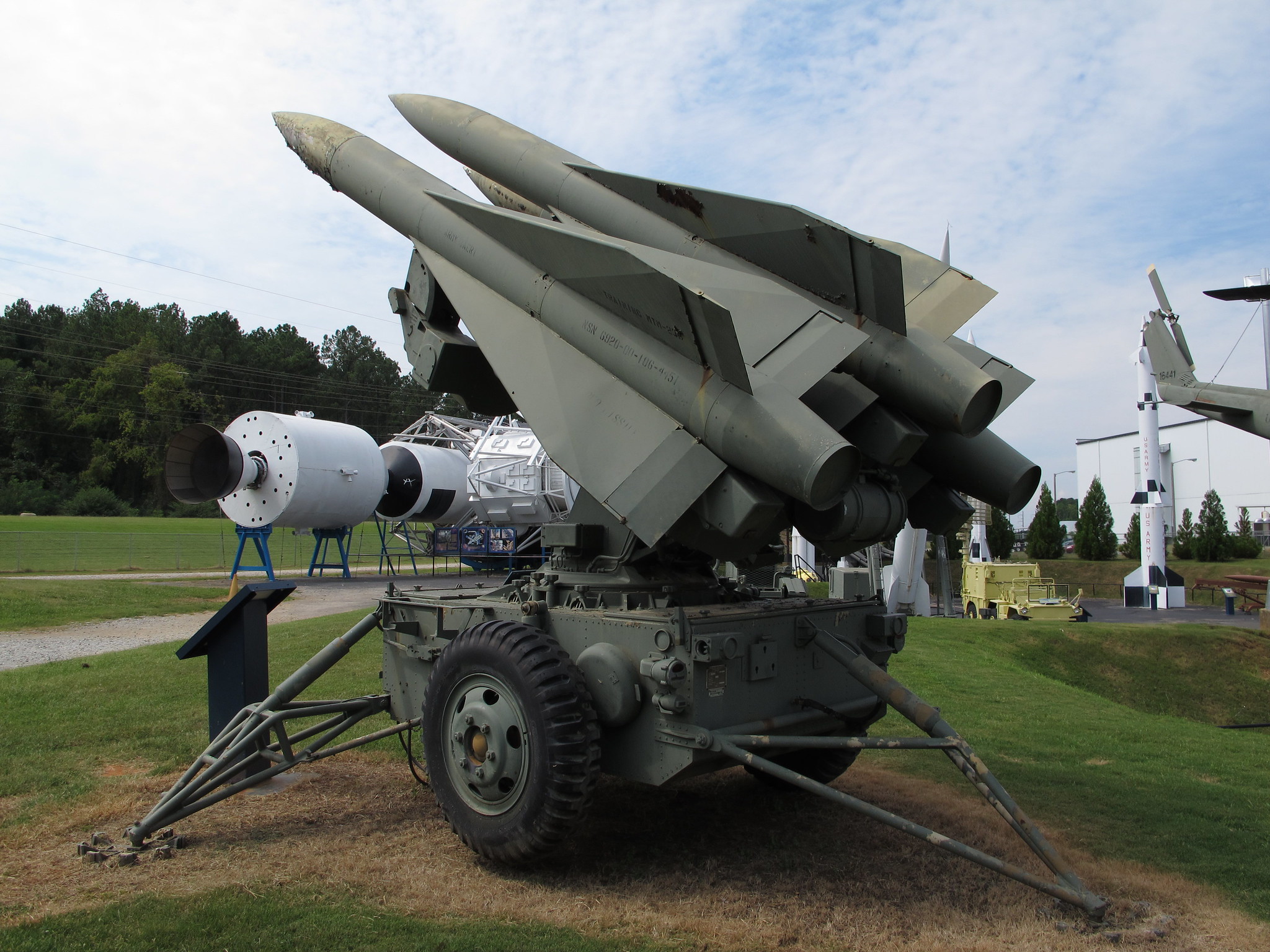 Crotale, Hawk, IRIS-T и много ракет. Что умеют комплексы ПВО, которые получит Украина