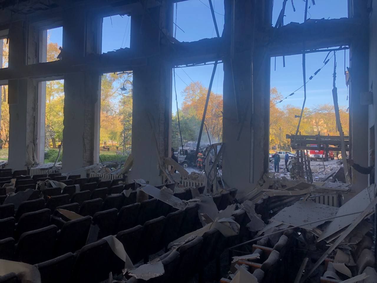 У Донецьку завдано удару по будівлі мерії – фото
