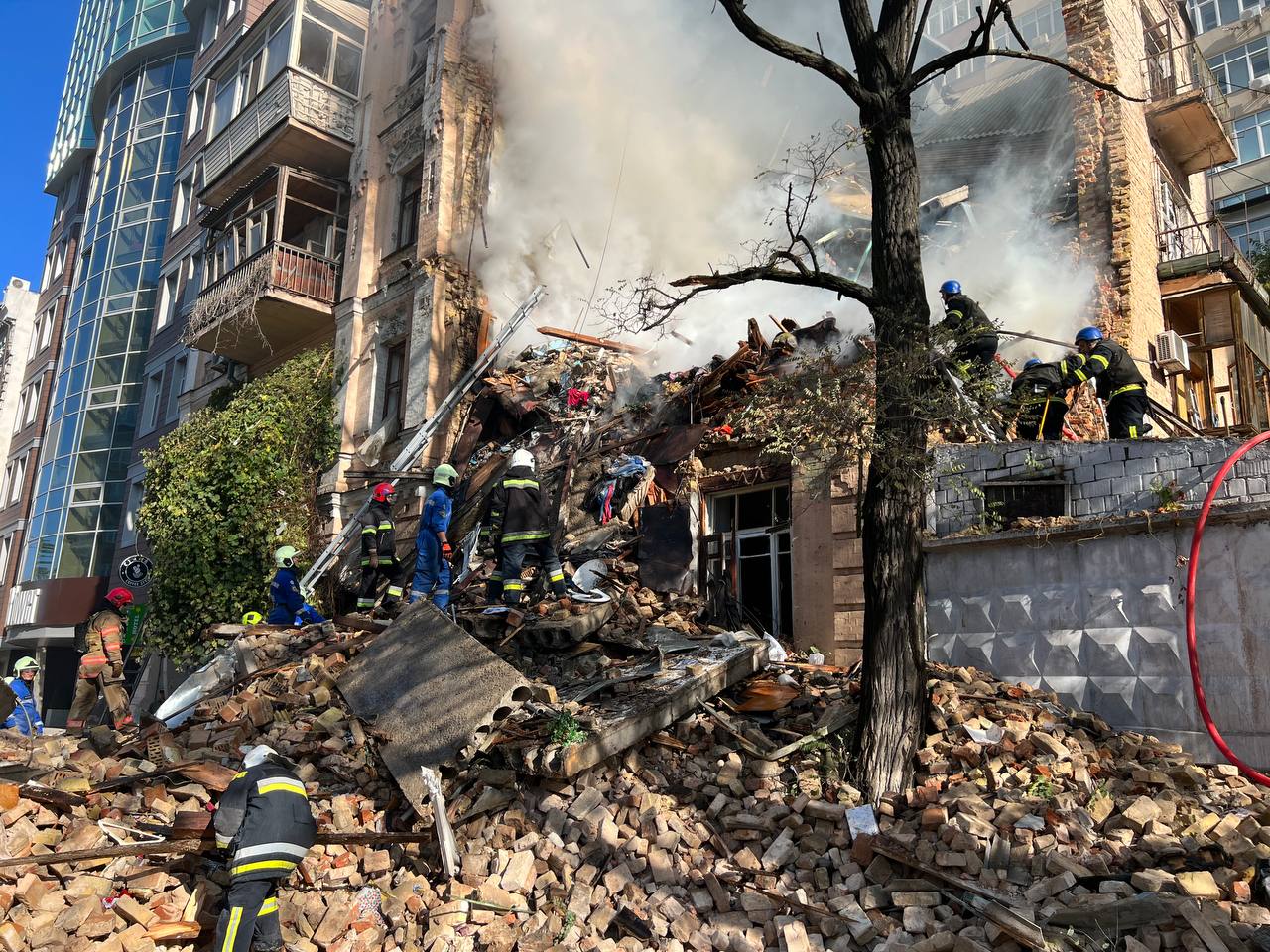 Зруйнований будинок у центрі Києва (фото – Кирило Тимошенко)