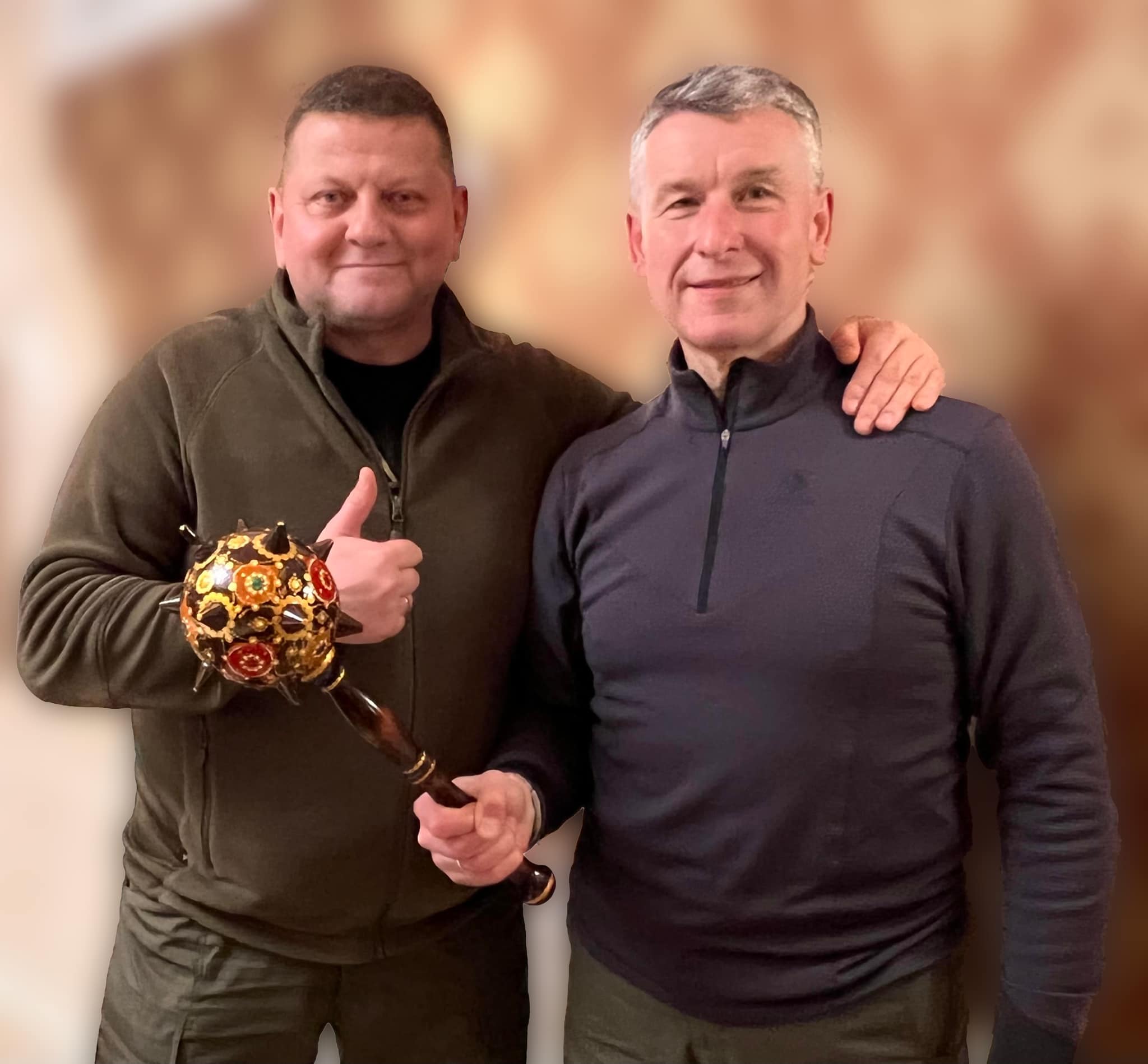 Валерій Залужний і Вальдемарас Рупшис (фото – Valdemaras Rupšys, Facebook) "Не можемо роздягтися". Глава ЗС Литви проти передачі Україні литовських гаубиць та ППО