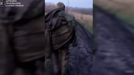 Пограничники отбили штурм россиян, уничтожили БМП с экипажем и взяли пленного – видео