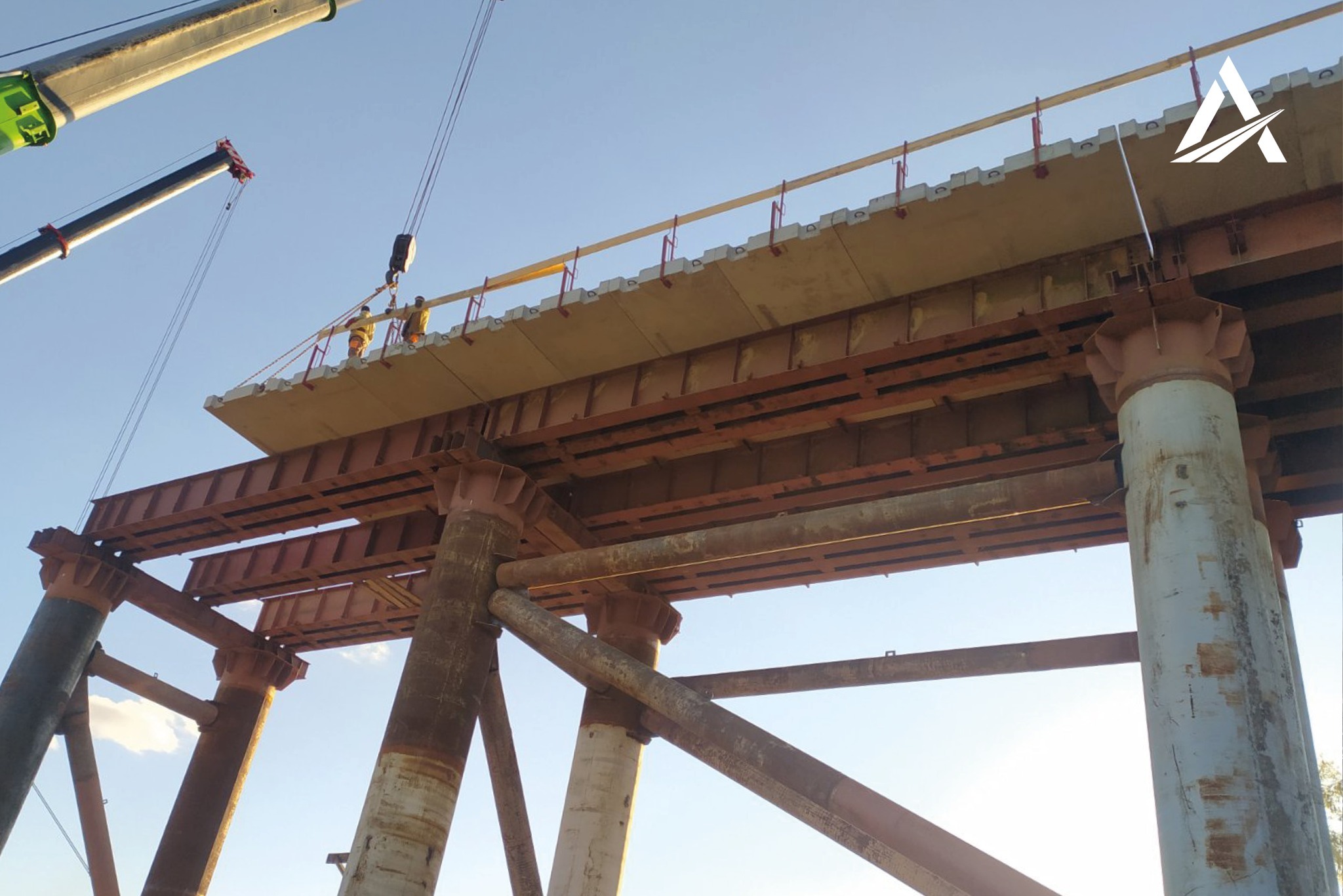 Укравтодор почав відбудовувати міст через Десну на в'їзді у Чернігів: фото