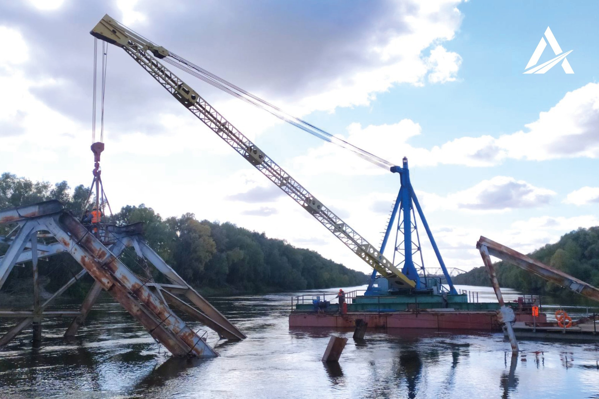 Укравтодор почав відбудовувати міст через Десну на в'їзді у Чернігів: фото