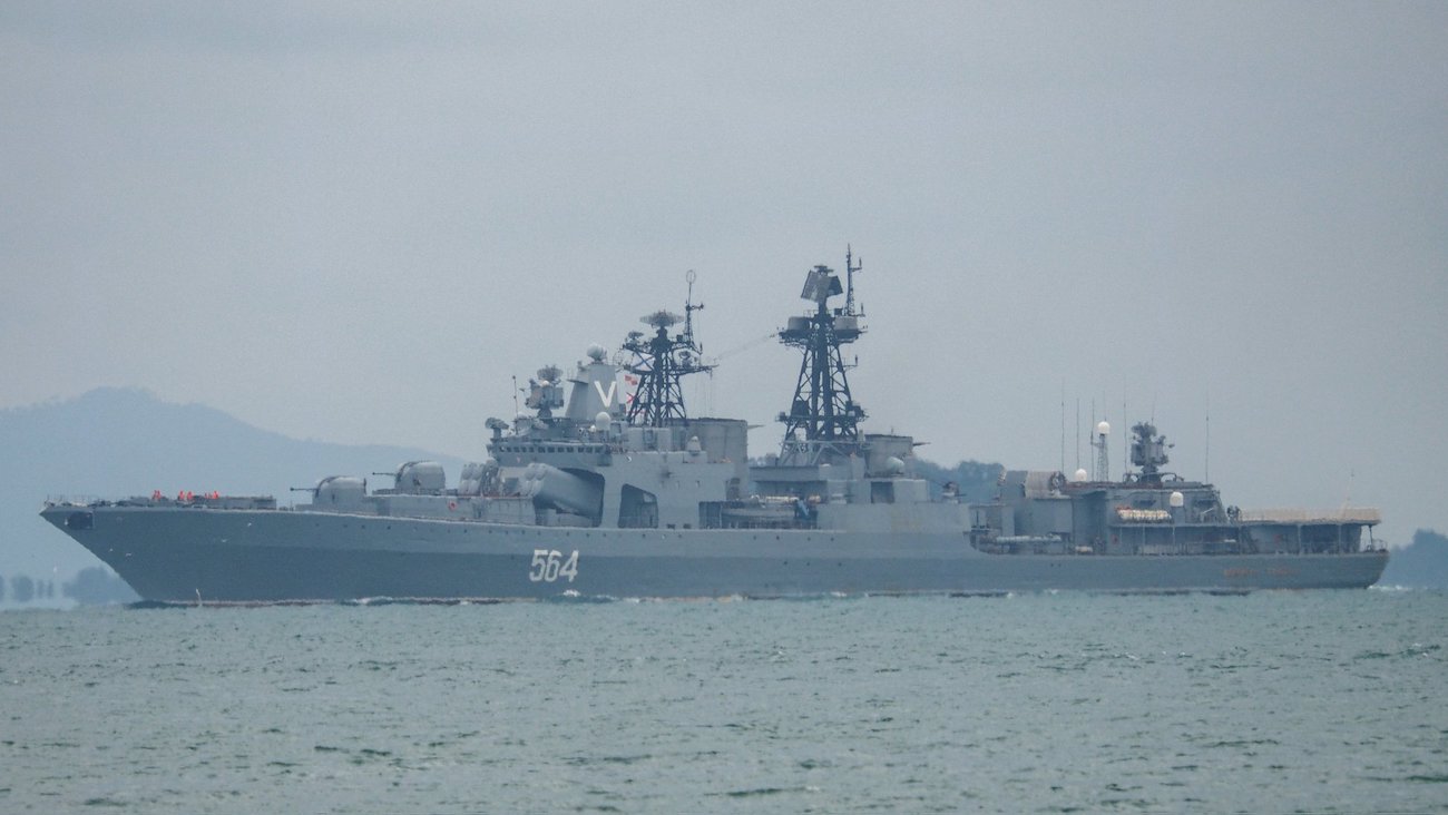 Турция не пропустила. Корабли РФ хотели обстреливать Украину, но возвращаются домой