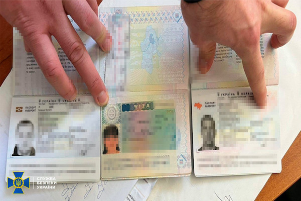 Фото: СБУ Вывозили под видом волонтеров. СБУ ликвидировала схемы побега уклонистов за границу: фото