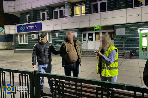 Фото: СБУ Вывозили под видом волонтеров. СБУ ликвидировала схемы побега уклонистов за границу: фото