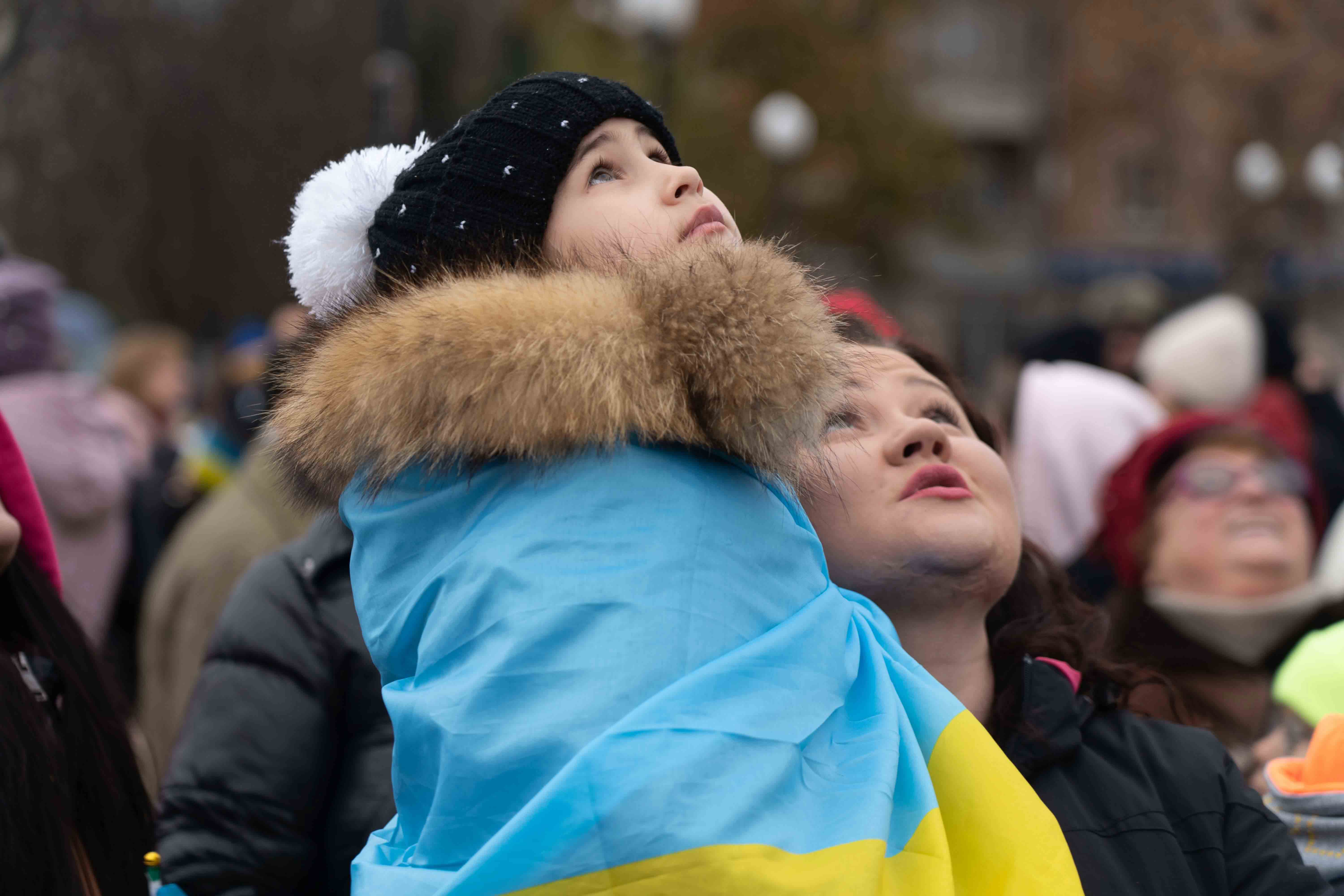 "Рубли больше не ходят". Как Херсон возвращается к свободной жизни в Украине: фото