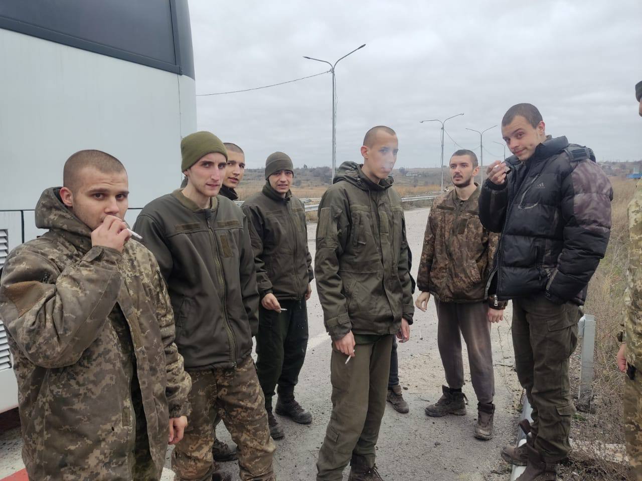 З російського полону повернули 50 українських воїнів: відео