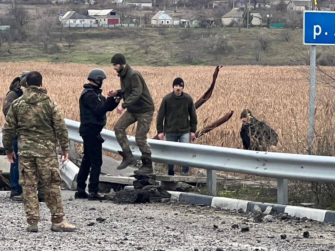 З російського полону повернули 50 українських воїнів: відео