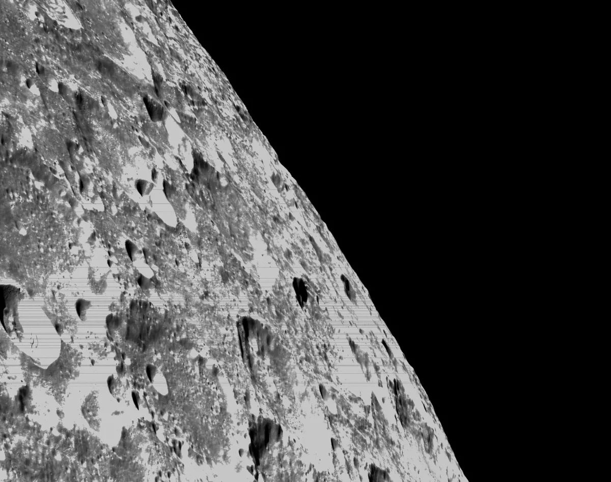 Найдалі від Землі. 10 найголовніших фото з місії Artemis 1 до Місяця