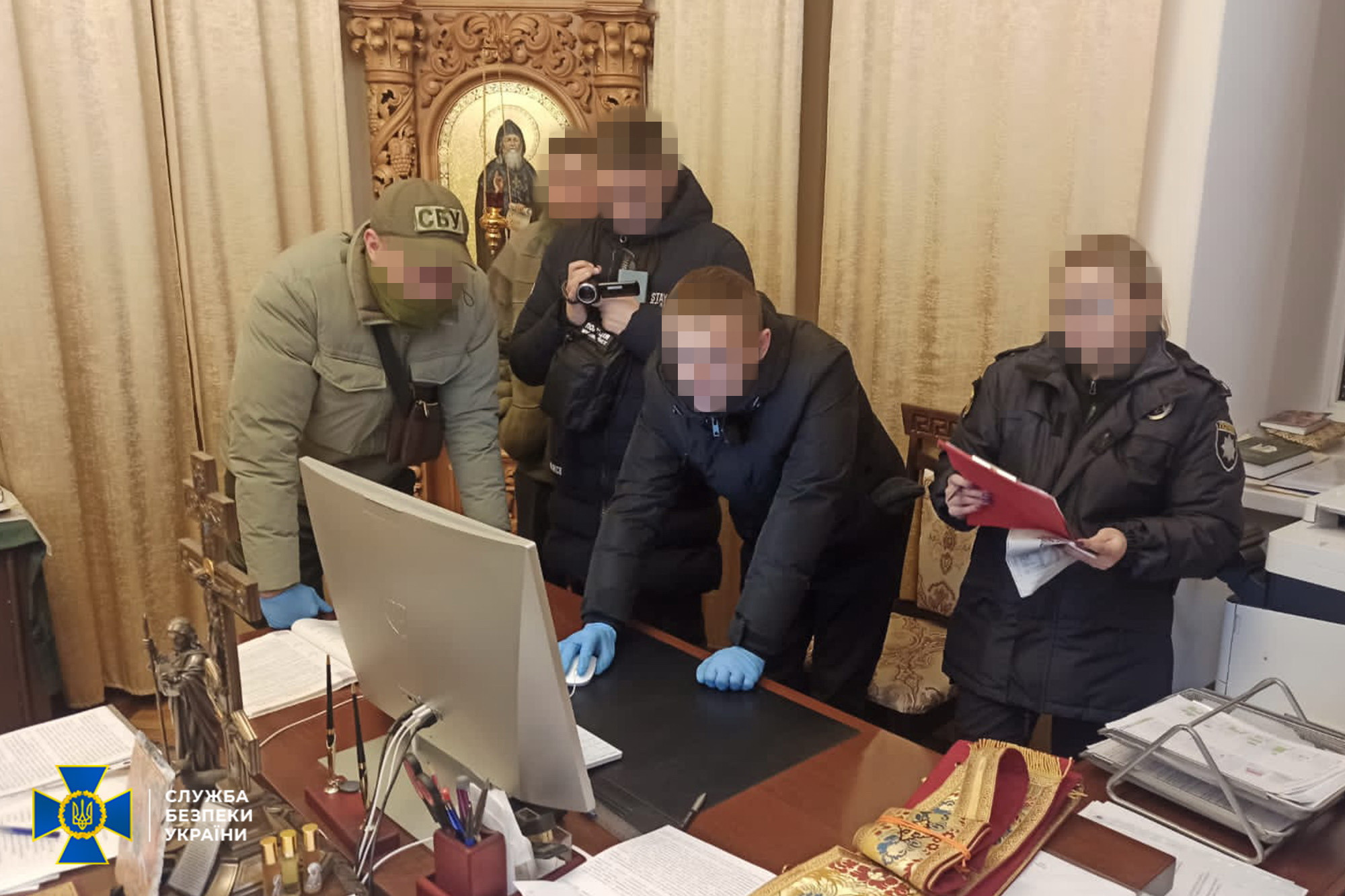 Фото: СБУ СБУ нашла в Ивано-Франковской епархии УПЦ (МП) материалы, отрицающие существование Украины