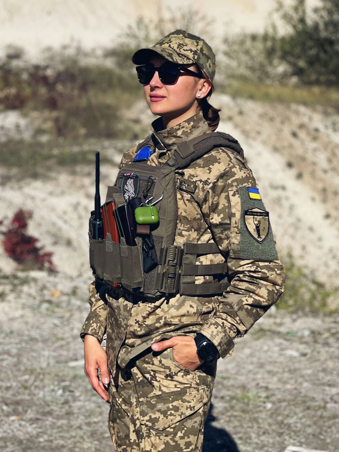 Украинки на войне: как ArmWomenNow реализует проект пошива женской военной формы для ВСУ