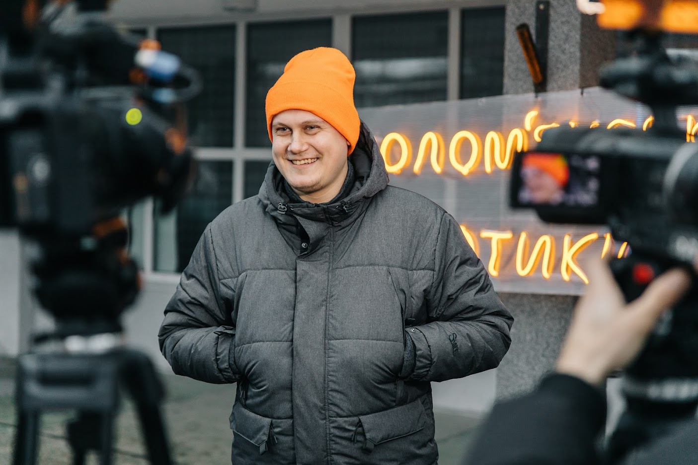 Фоторепортаж із "Теплиці" Солом’янських котиків, або Скільки коштує один пункт незламності