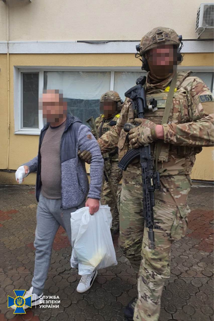 СБУ затримала в Херсоні екскерівника банку РФ, який вводив у місті "рубльову зону" – фото