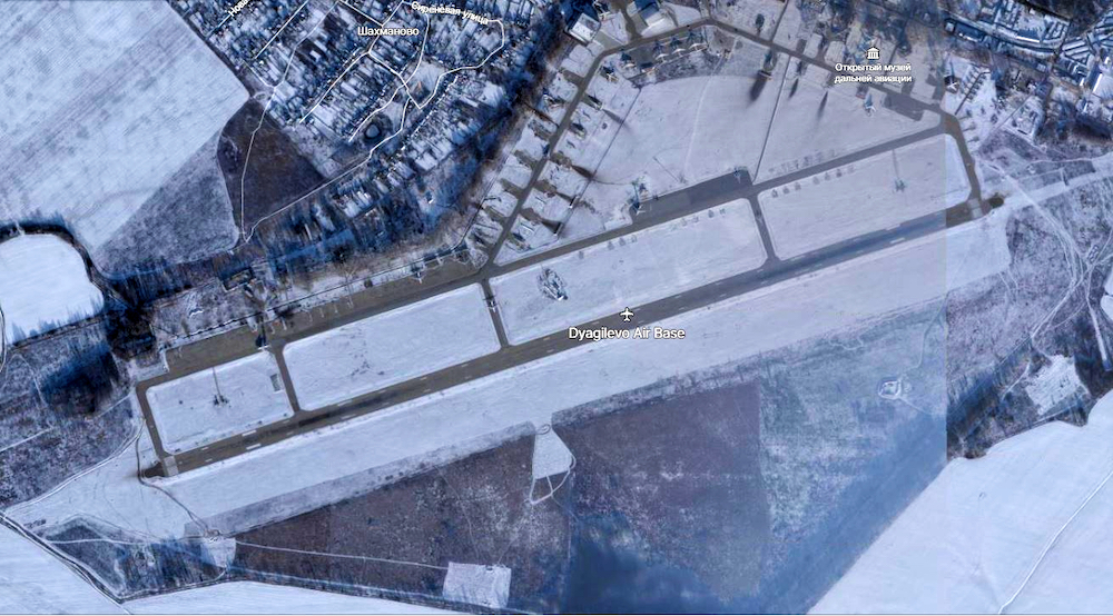 С российской авиабазы Дягилево исчезли не менее девяти бомбардировщиков – спутниковые фото