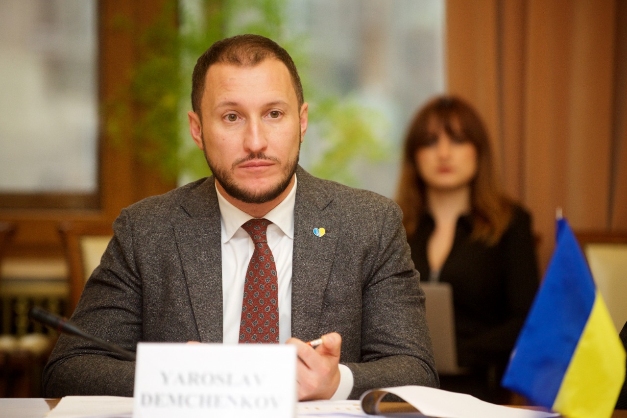 На стороні Путіна "генерал холод". Як Україна шукає енергетичне обладнання у всьому світі