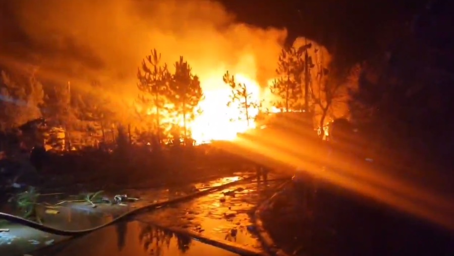 У Мелітополі пролунали вибухи та почалася пожежа – фото, відео