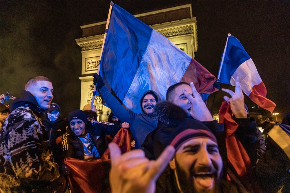 Празднование выхода Франции в полуфинал ЧМ-2022 переросло в стычки с полицией – фото
