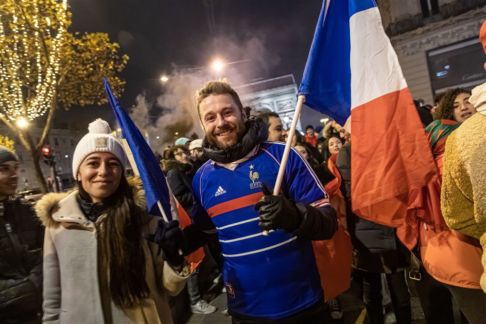 Празднование выхода Франции в полуфинал ЧМ-2022 переросло в стычки с полицией – фото