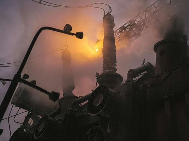 Последствия прилета беспилотника Shahed-136 россиян в Киеве и тушение пожара: фото и видео