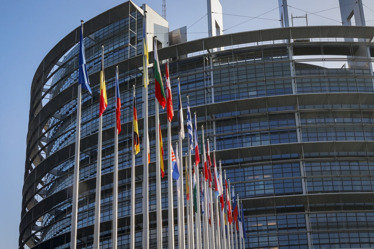 Бизнес-неделя: пожизненный финмониторинг чиновников, бюджет на 2024 год, 50 млрд от ЕС
