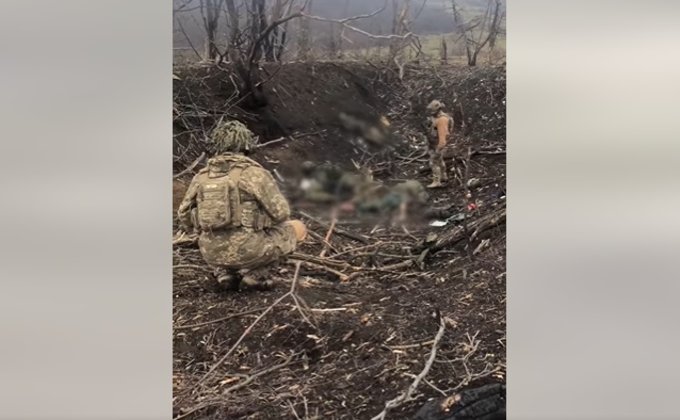 ЗСУ відбили атаку "вагнерівців" і показали "пачки" вбитих росіян – відео 18+