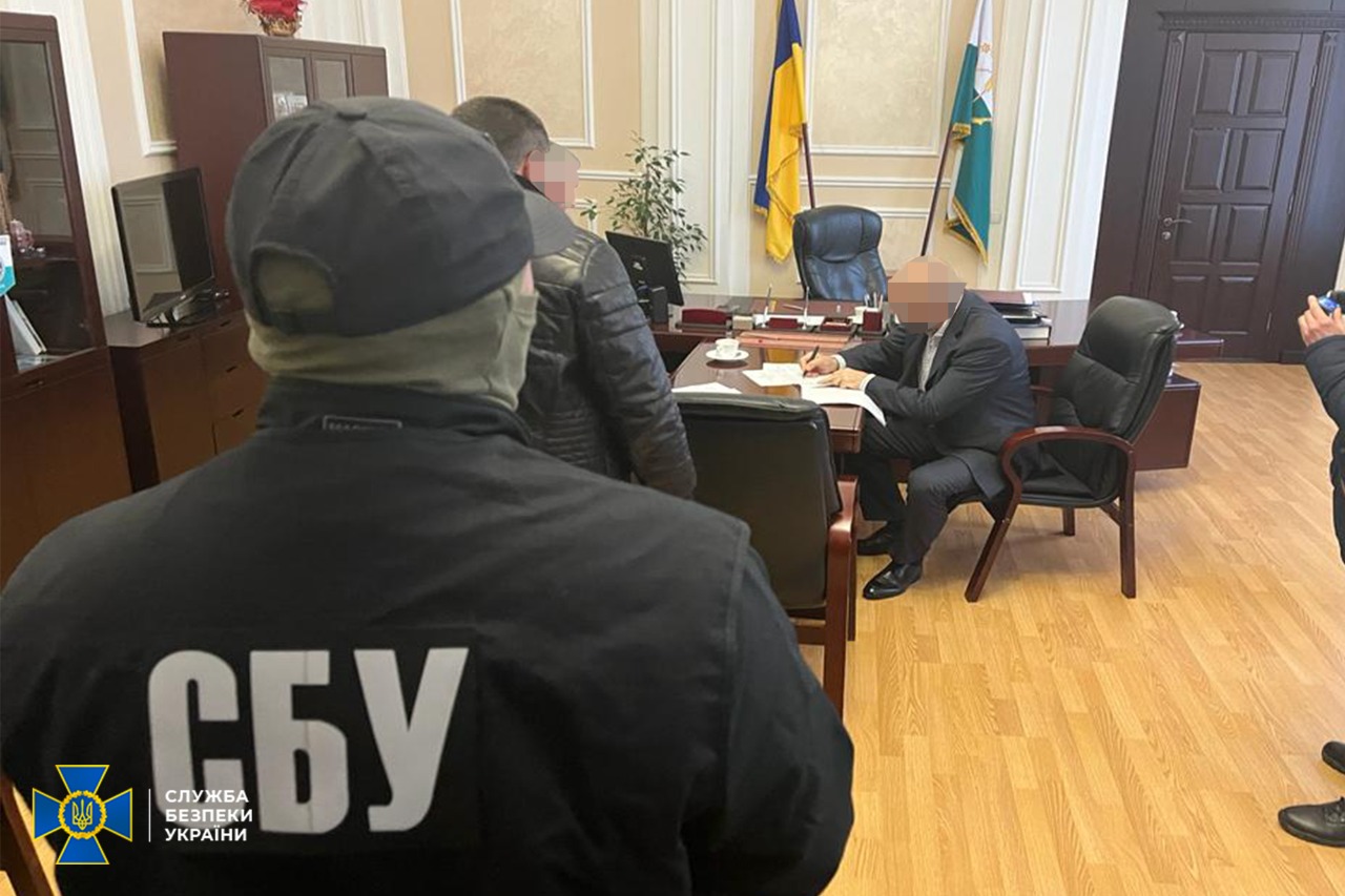 СБУ вручила подозрение мэру Полтавы в распространении информации о военных – фото