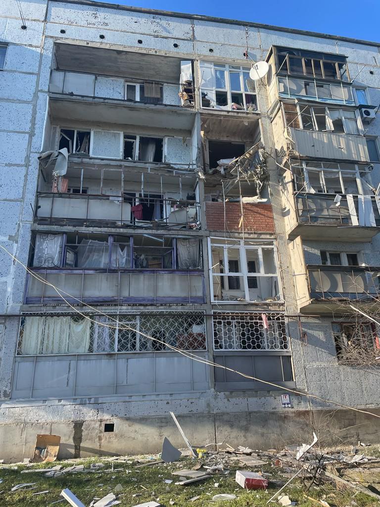 Росіяни обстріляли житловий квартал у Кураховому – фото