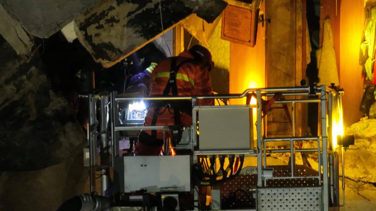 Росія розбомбила багатоквартирний будинок у Дніпрі, під завалами люди – фото, відео