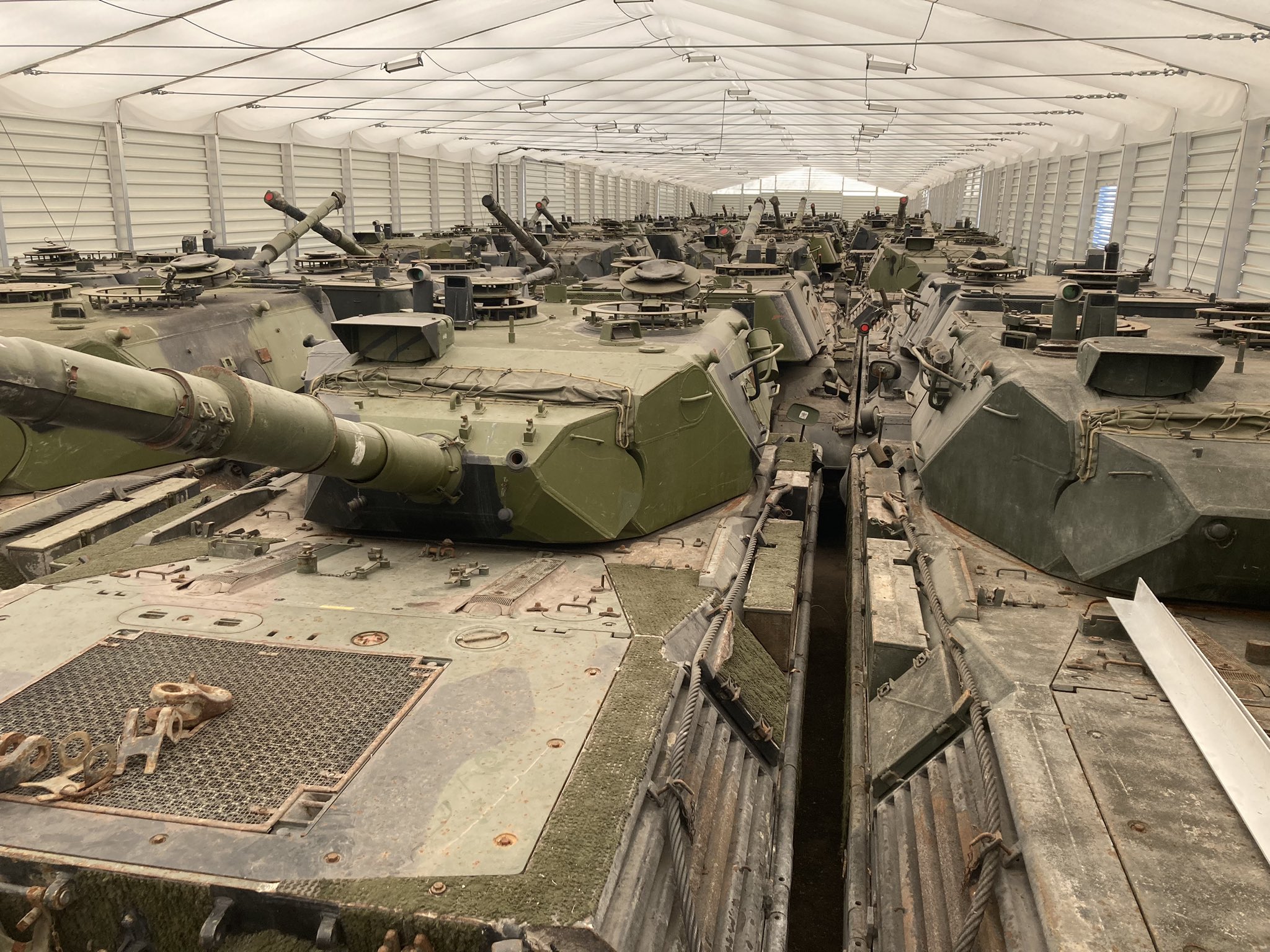 Натисніть на фото вище, щоб збільшити його Нажмите на фото выше, чтобы увеличить его