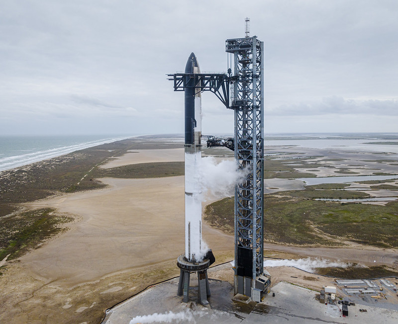SpaceX показала процесс заправки топливом корабля Starship – фото