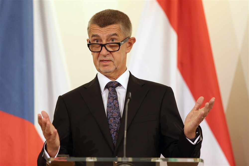 Генерал НАТО чи Орбан-2. Чехія обирає президента: що потрібно знати