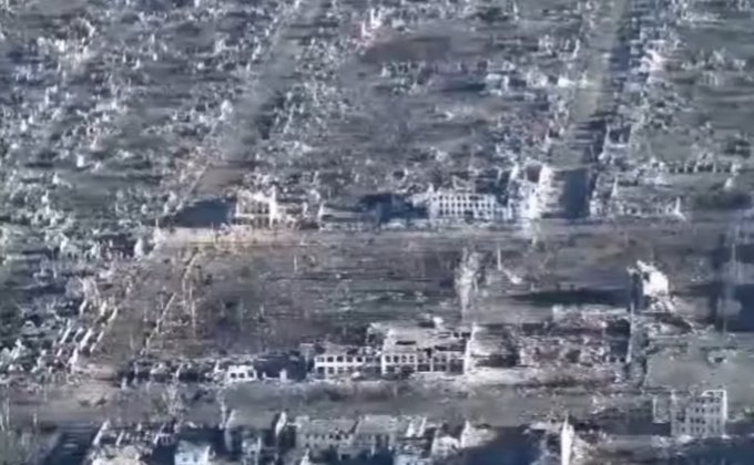 У Мар'їнці не залишилося жодної вцілілої будівлі: відео понівеченого війною міста