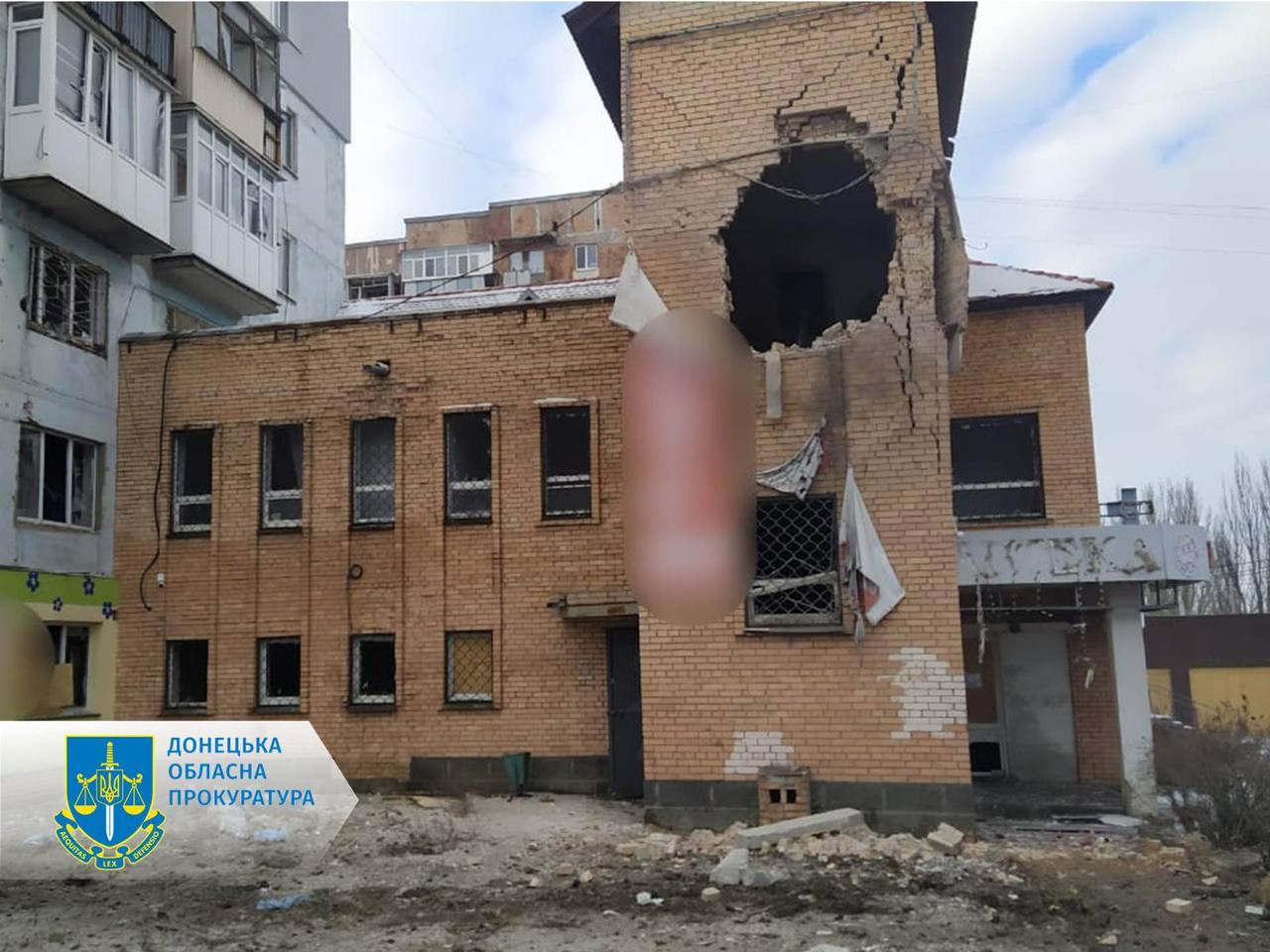Последствия российского обстрела Бахмута (Фото: Офис генпрокурора) Россияне обстреляли жилой массив в Бахмуте – убили 12-летнего мальчика и мужчину