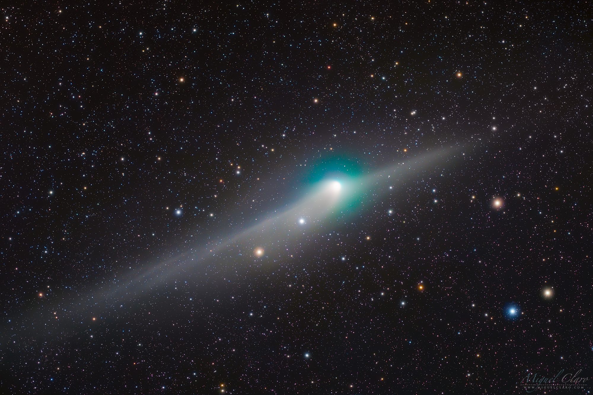 К Земле приблизилась комета, которую не видели 50 000 лет – фото