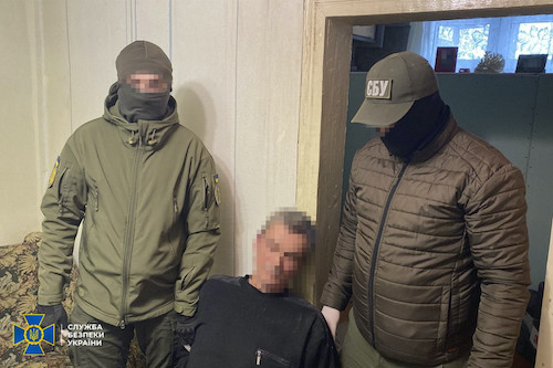 Фото: СБУ СБУ викрила групу агентів ФСБ, які мали допомогти в окупації Дніпропетровщини: відео затримання