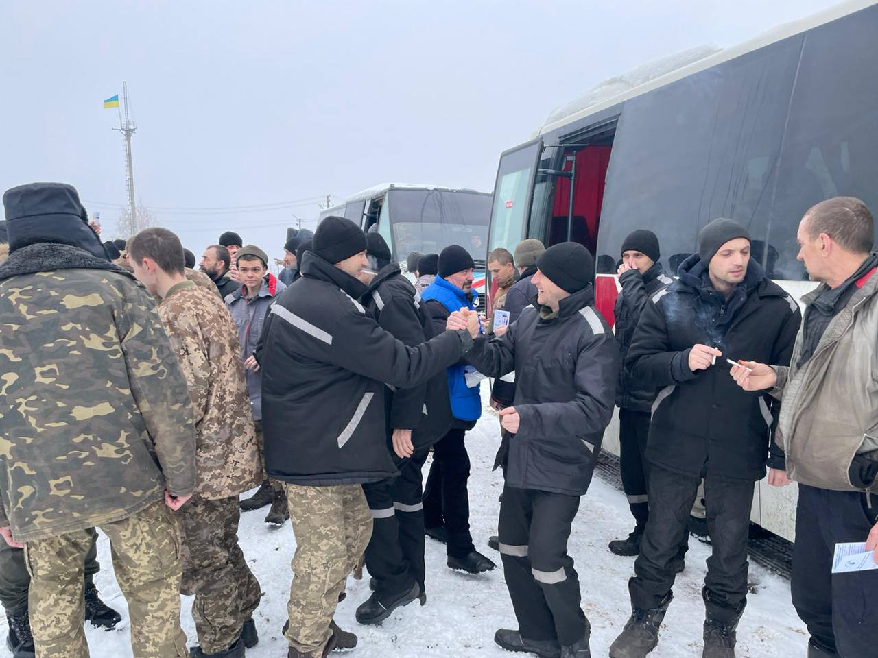 Большой обмен. Украина вернула 116 своих бойцов – фото, видео