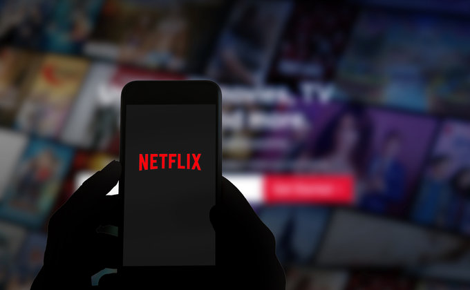 Нові правила Netflix: сервіс заборонив безоплатно ділитися паролем – що відбувається та яка ціна
