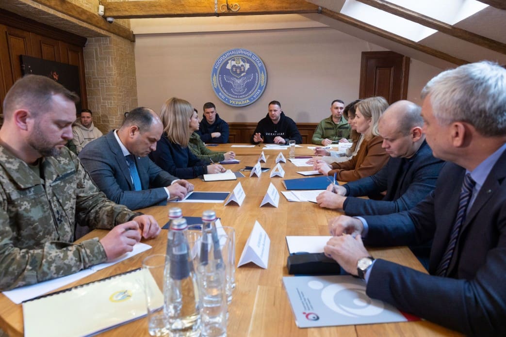 Зустріч Єрмака з Координаційним штабом з питань поводження з військовополоненими (фото – ОП) (1)